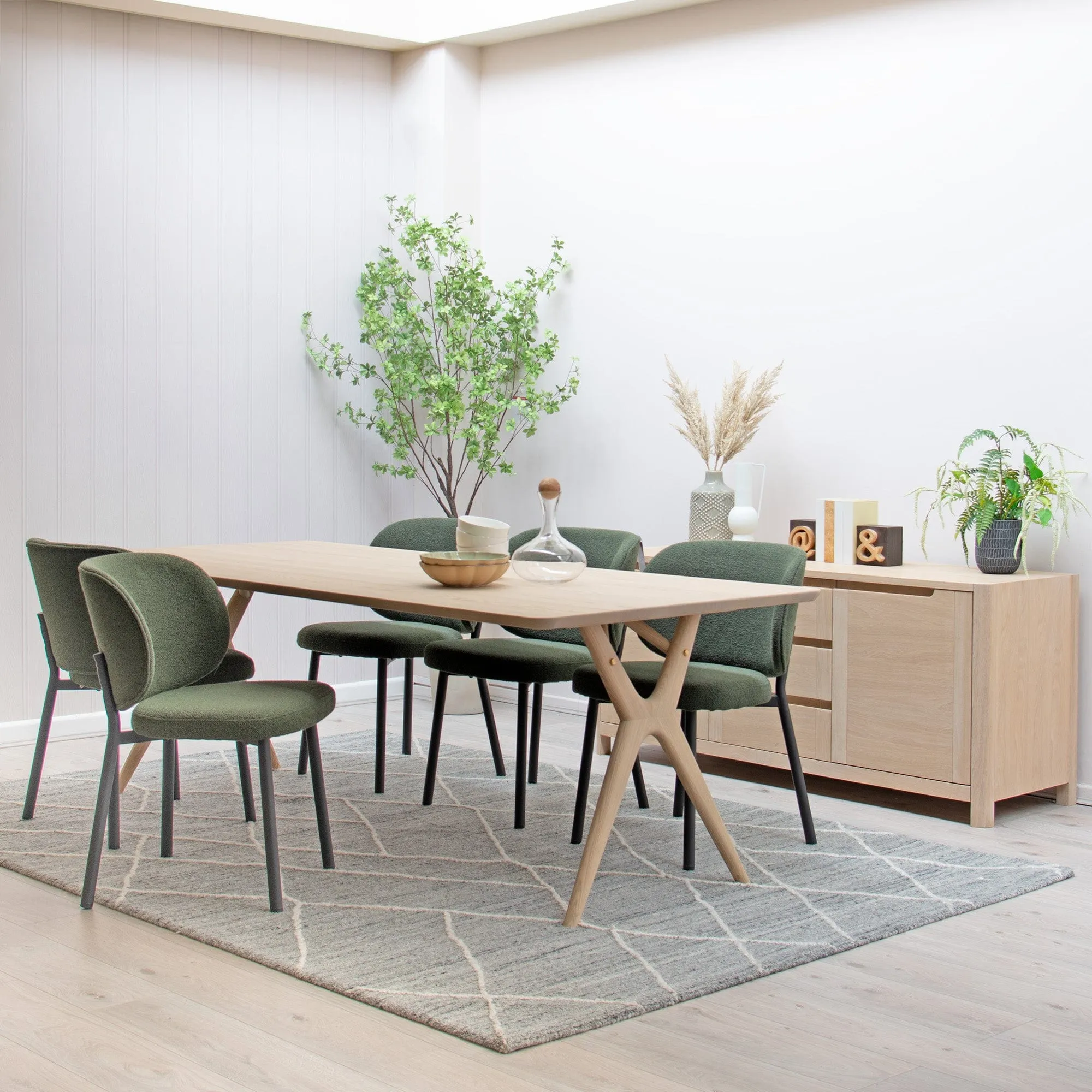 Bjorn - Dining Table With Brass Detail