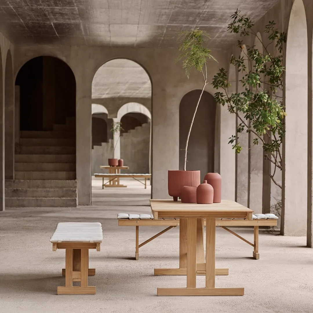 BM1771 Outdoor Table