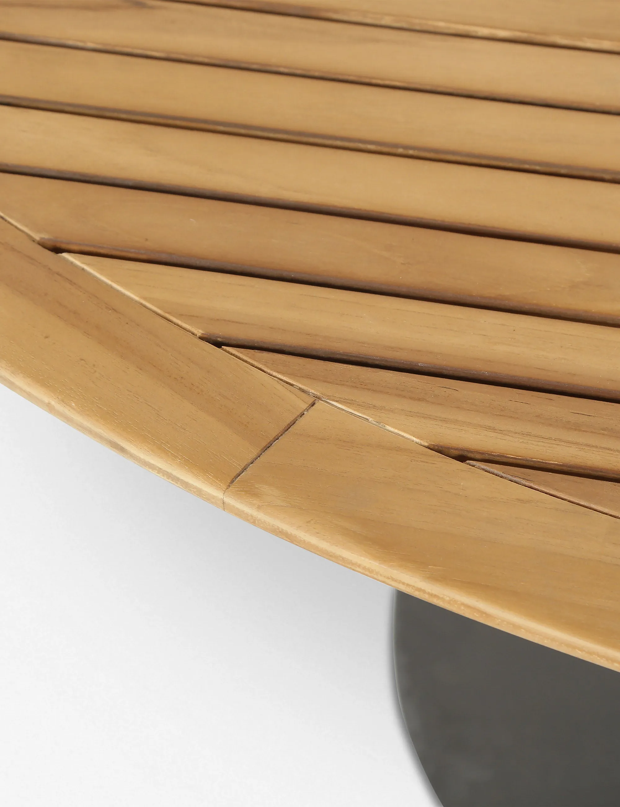 Georgette Indoor / Outdoor Round Dining Table Lulu and Georgia