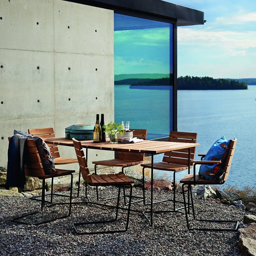 Grinda Table