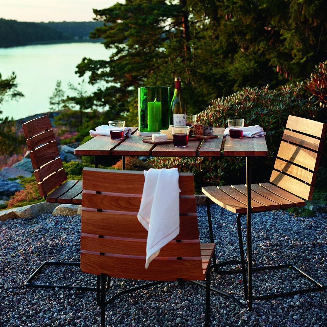 Grinda Table