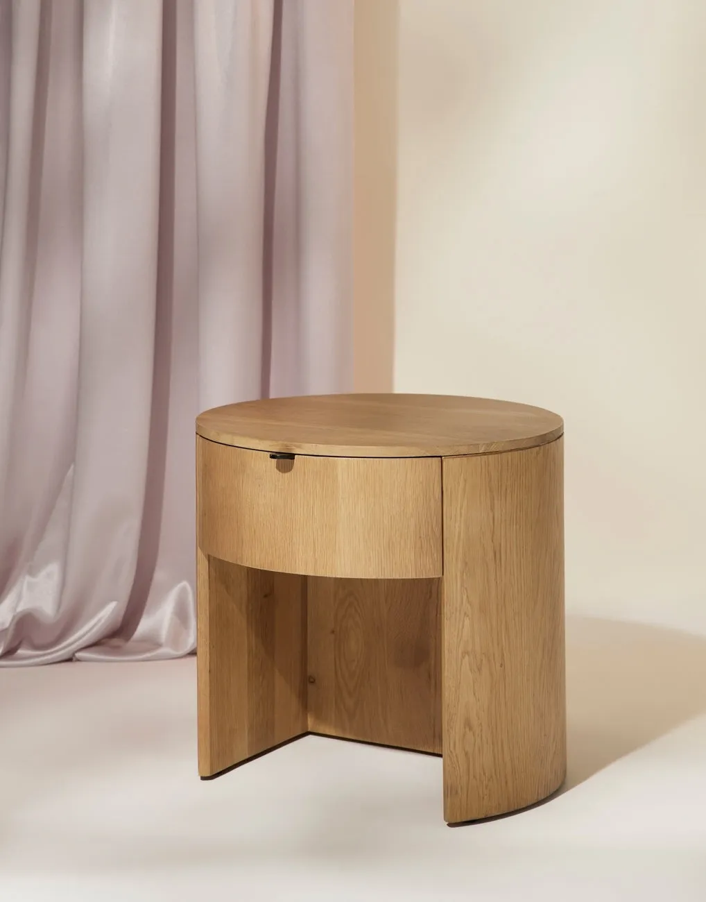 Kono Nightstand Lulu and Georgia
