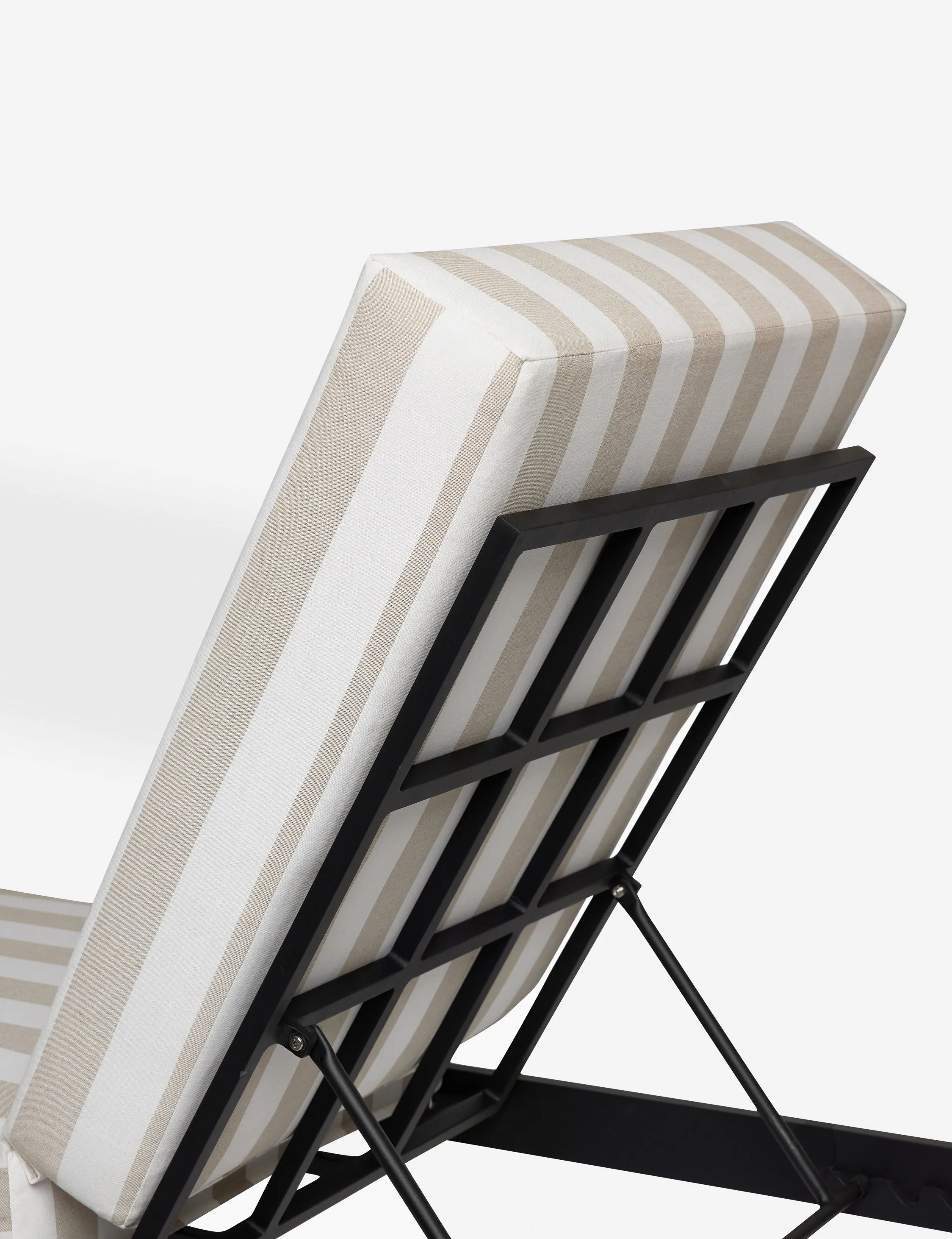 Leni Outdoor Chaise Lulu and Georgia
