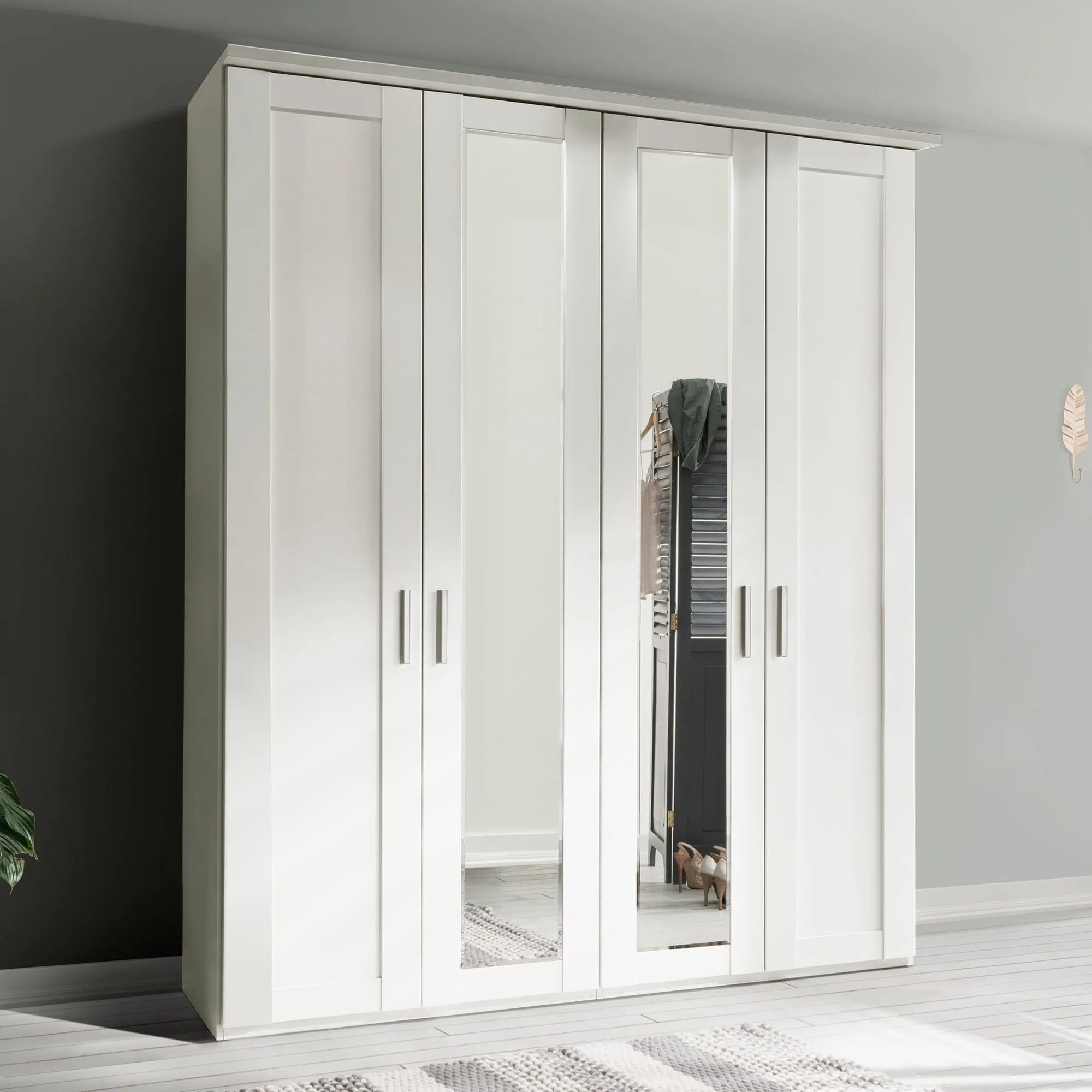 Milton - Wardrobe