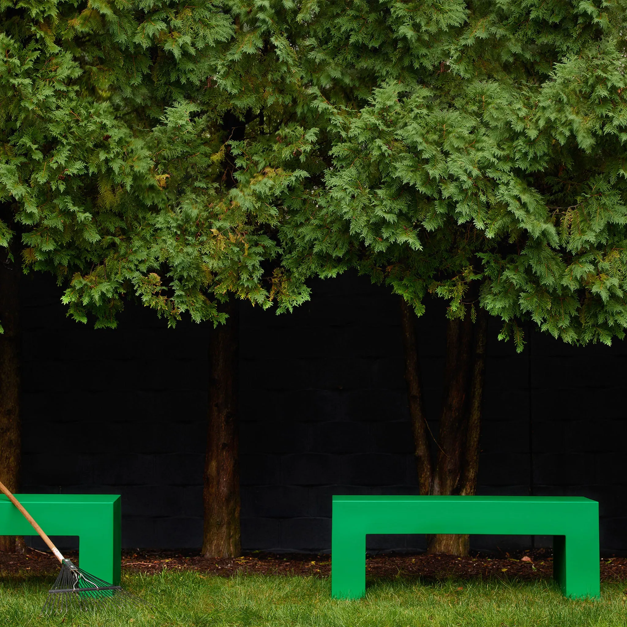 Vignelli Bench